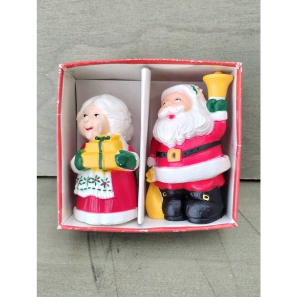 Vtg McCrory Santa & Mrs Clause Salt n Pepper Shakers Hong Kong Christmas NOS(z) - Picture 1 of 9